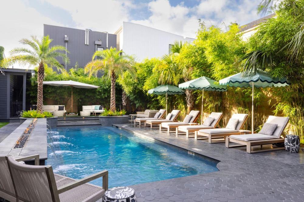 Blackbird Hotel